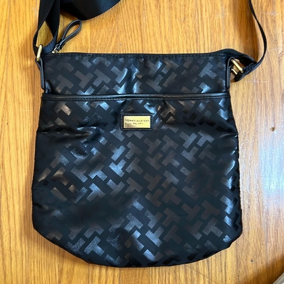 Tommy Hilfiger Handbags - Tommy Hilfiger Cross Body Bag